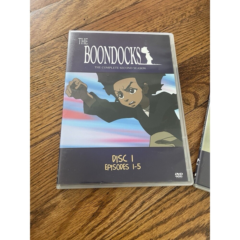 The Boondocks Complete Second Season (DVD, 2008, 3-Disc Set) - Picture 2 of 10